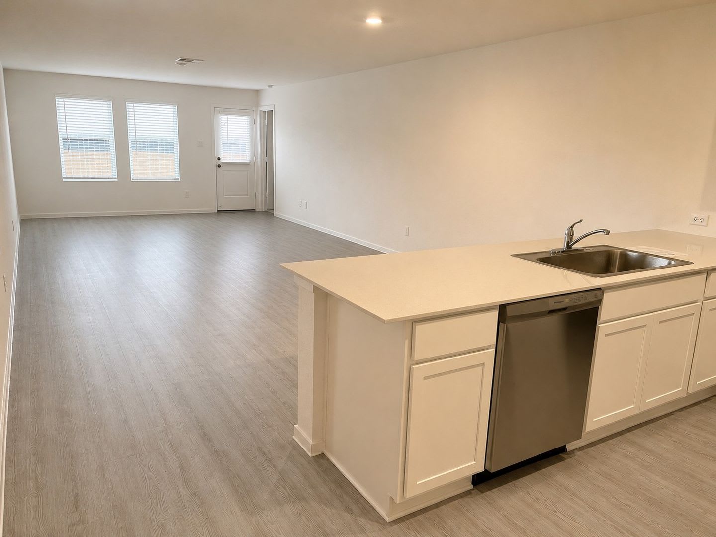 Never Before Lived in Home for Lease – photo 5