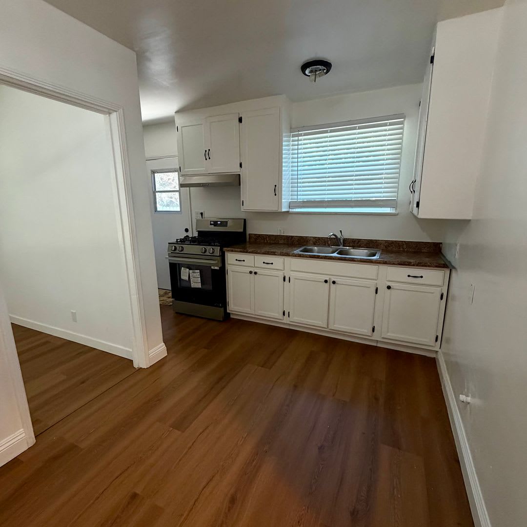 Charming 2-Bedroom Home in a Quiet Reseda Cul-de-Sac – photo 3