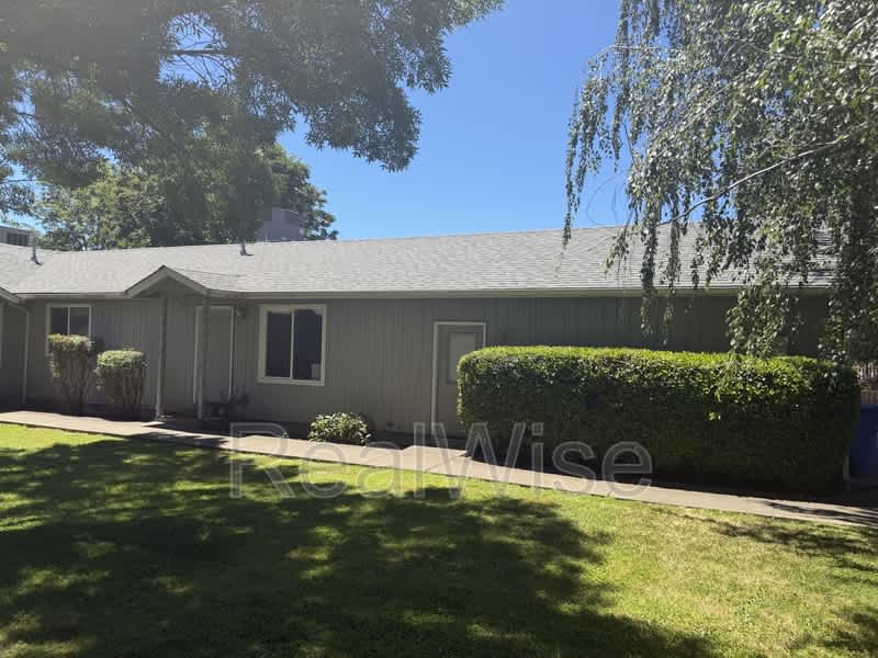 1636 Leonard Rd – photo 2