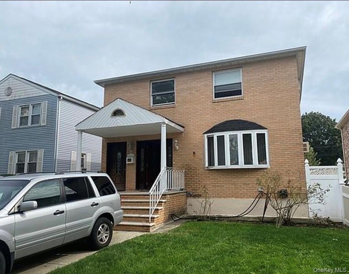 239-30 87th Avenue – photo 1