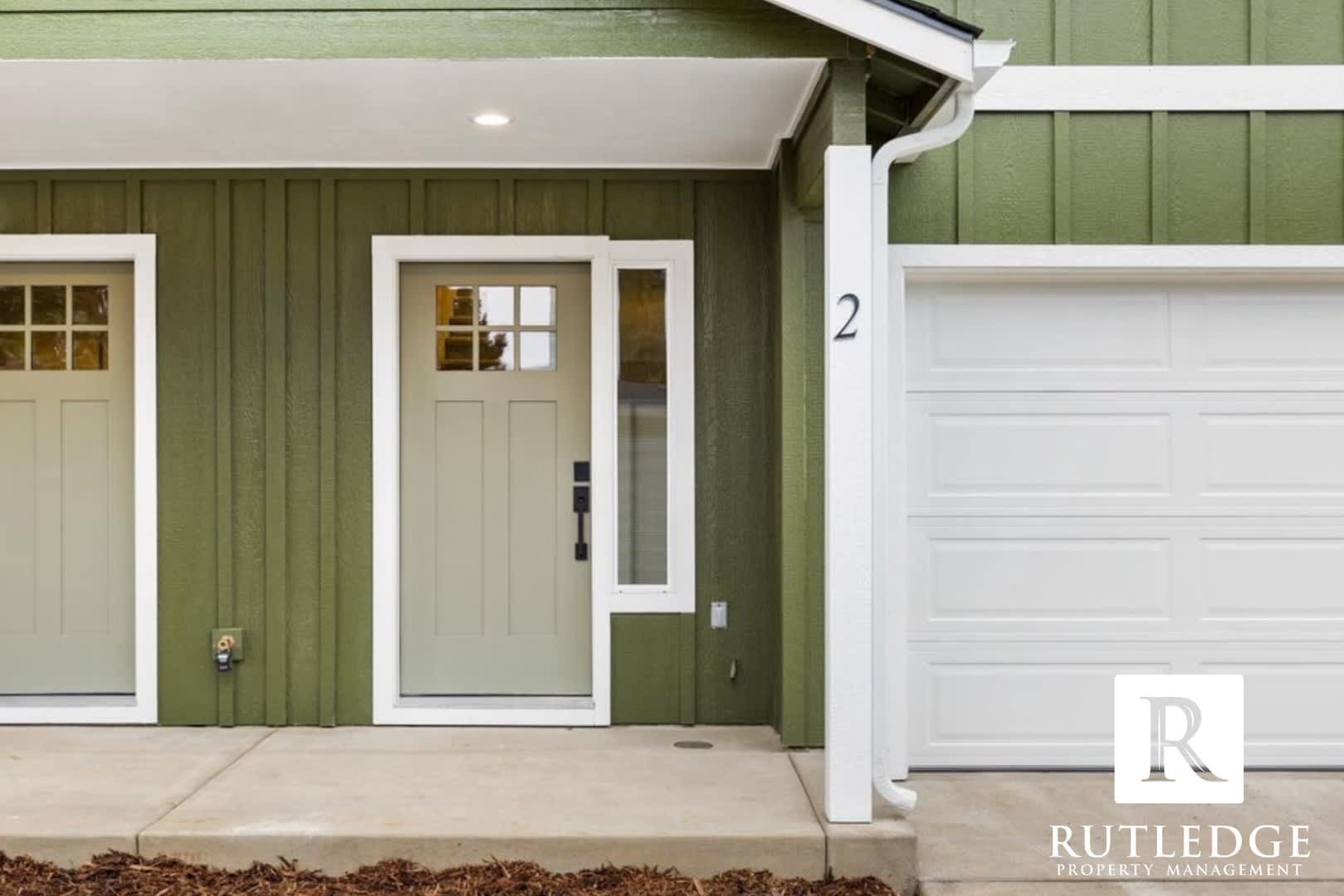 Jacksonville Townhome! Private End Unit – photo 4