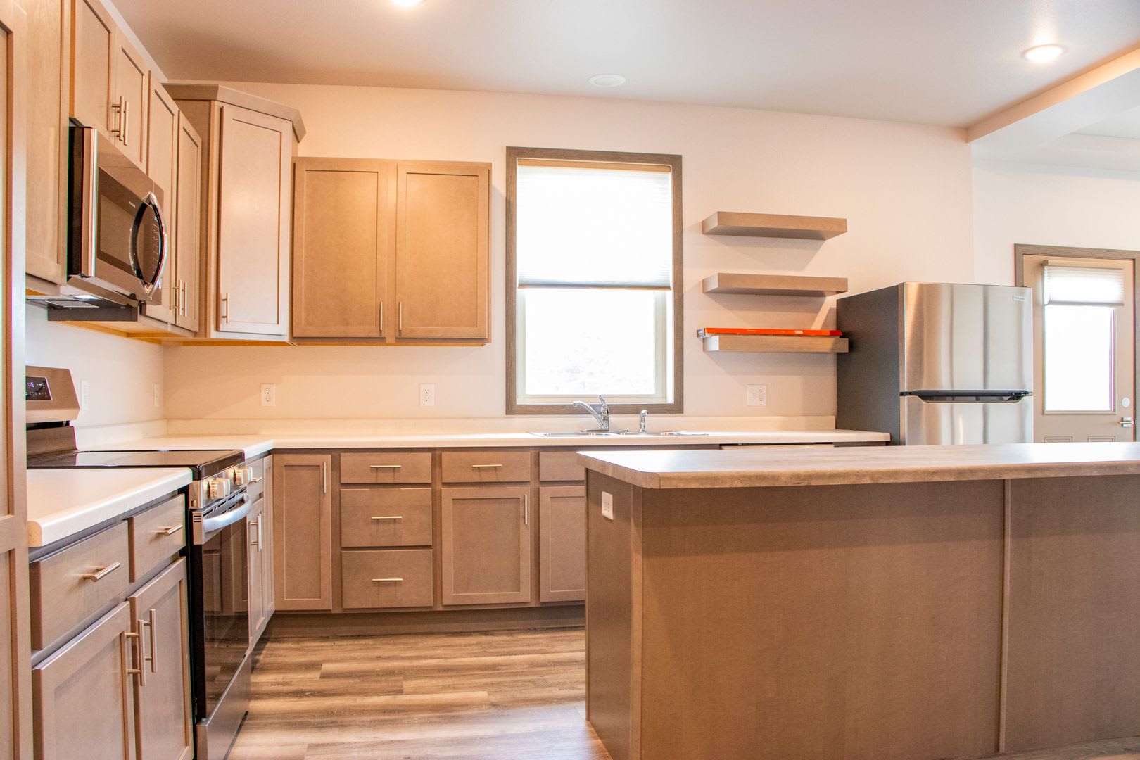 Top Floor Corner 1bed- Available NOW! – photo 5