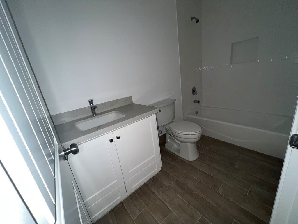 1009 Julia St. – photo 2