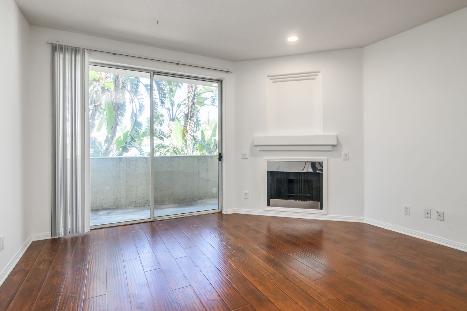 16940 Chatsworth St #106 – photo 3