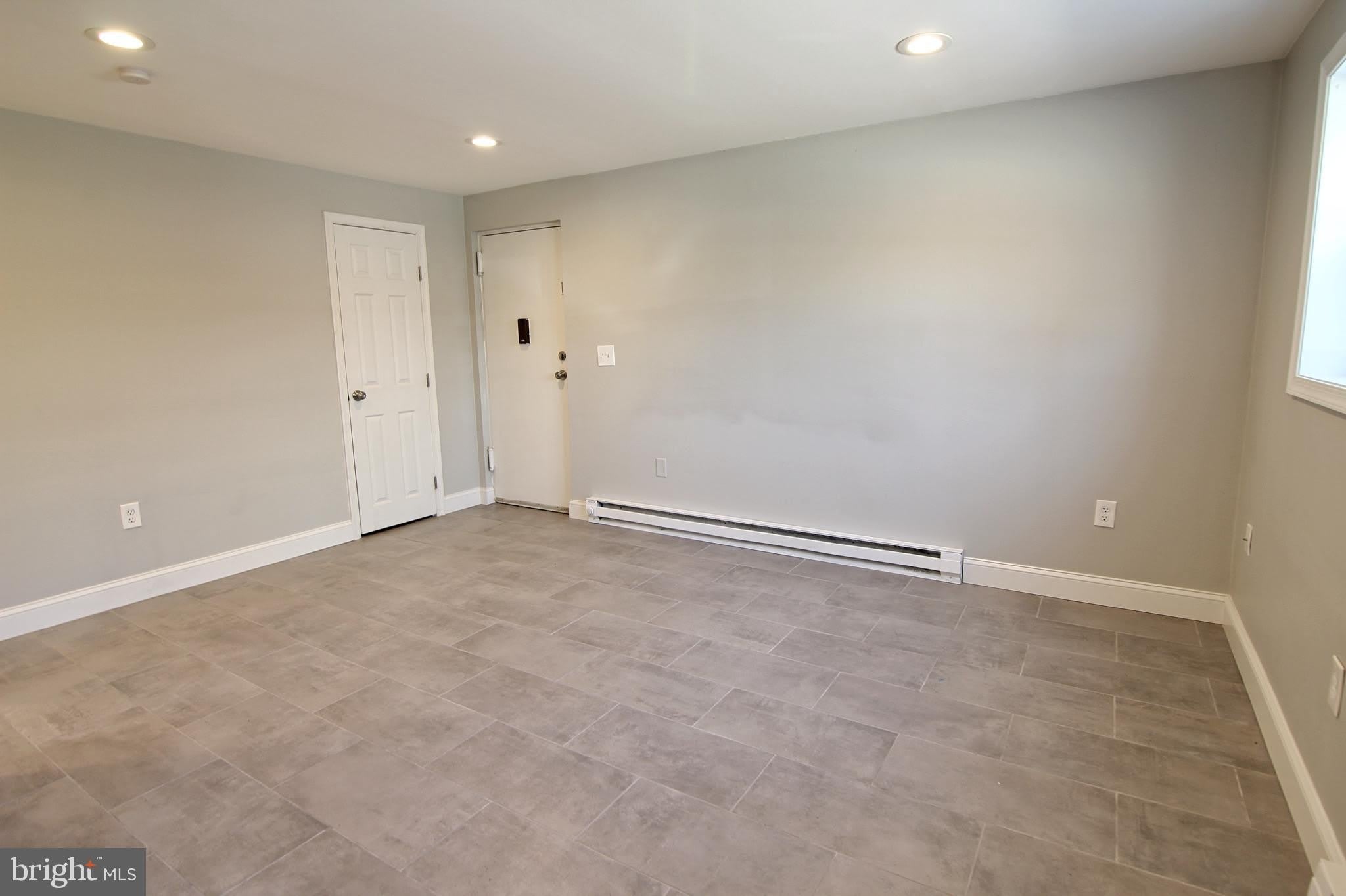 304 W 6TH Street – photo 5