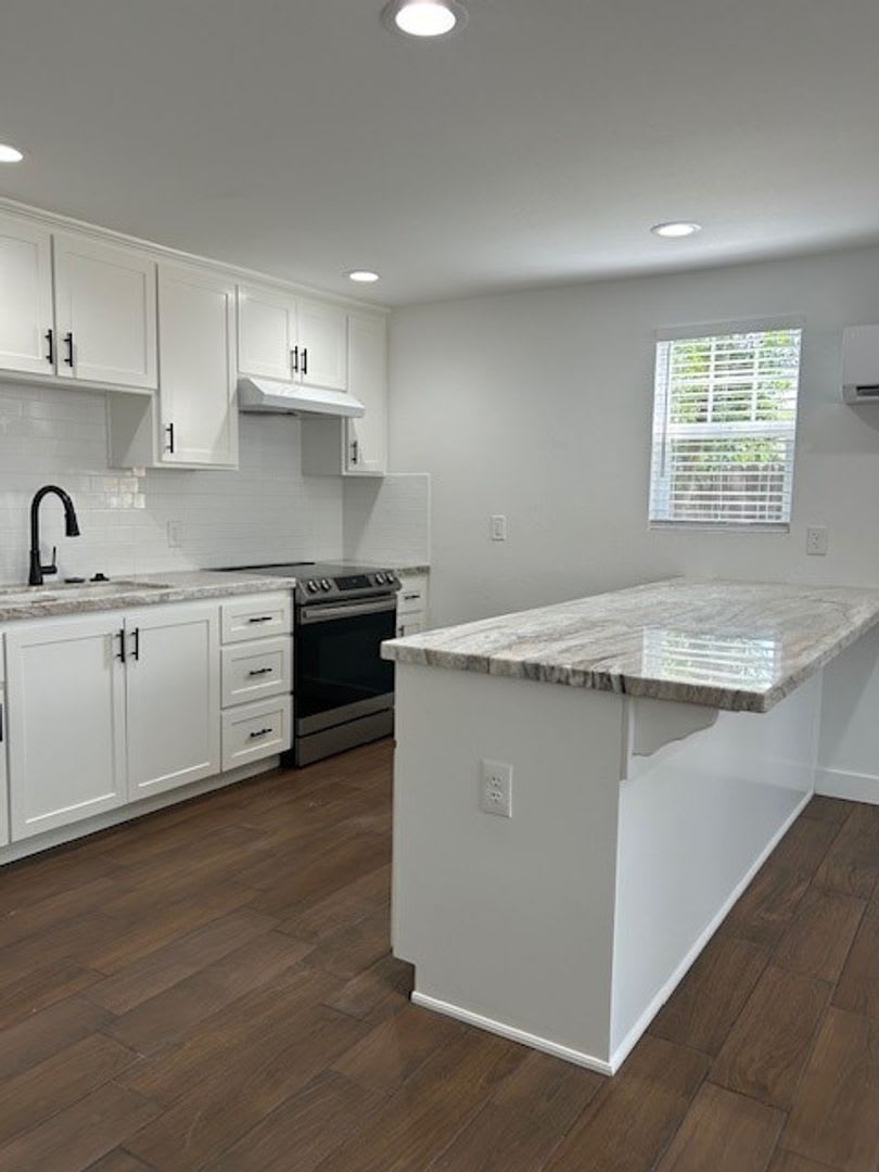 2701 San Emidio St #B – photo 4