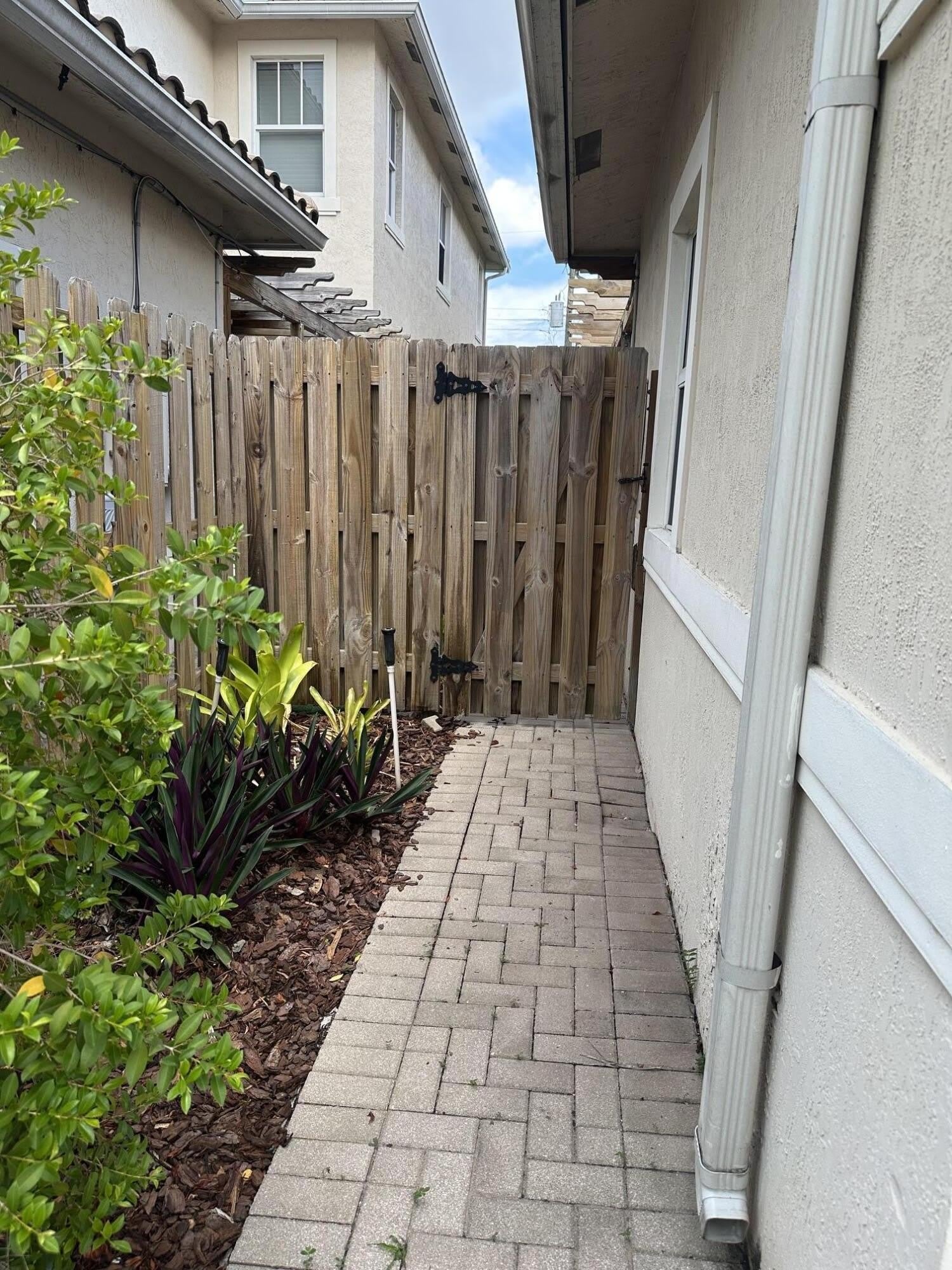 1108 NW 2nd Avenue – photo 2