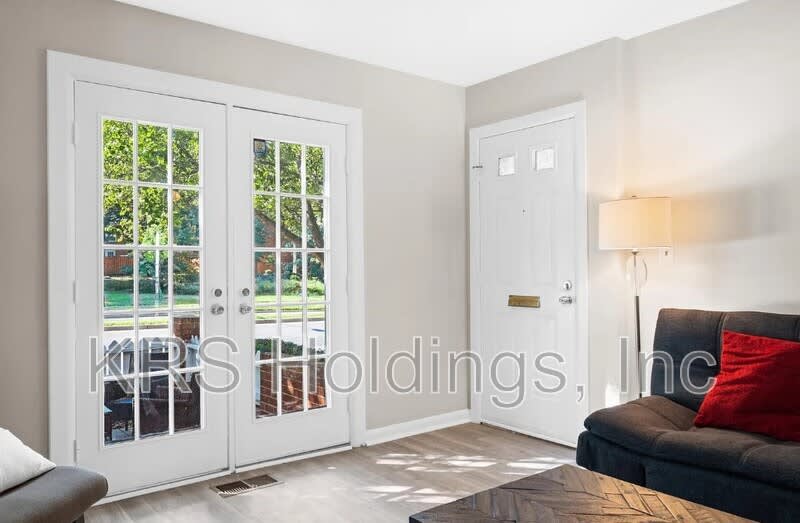 2515 Walter Reed Dr. – photo 3