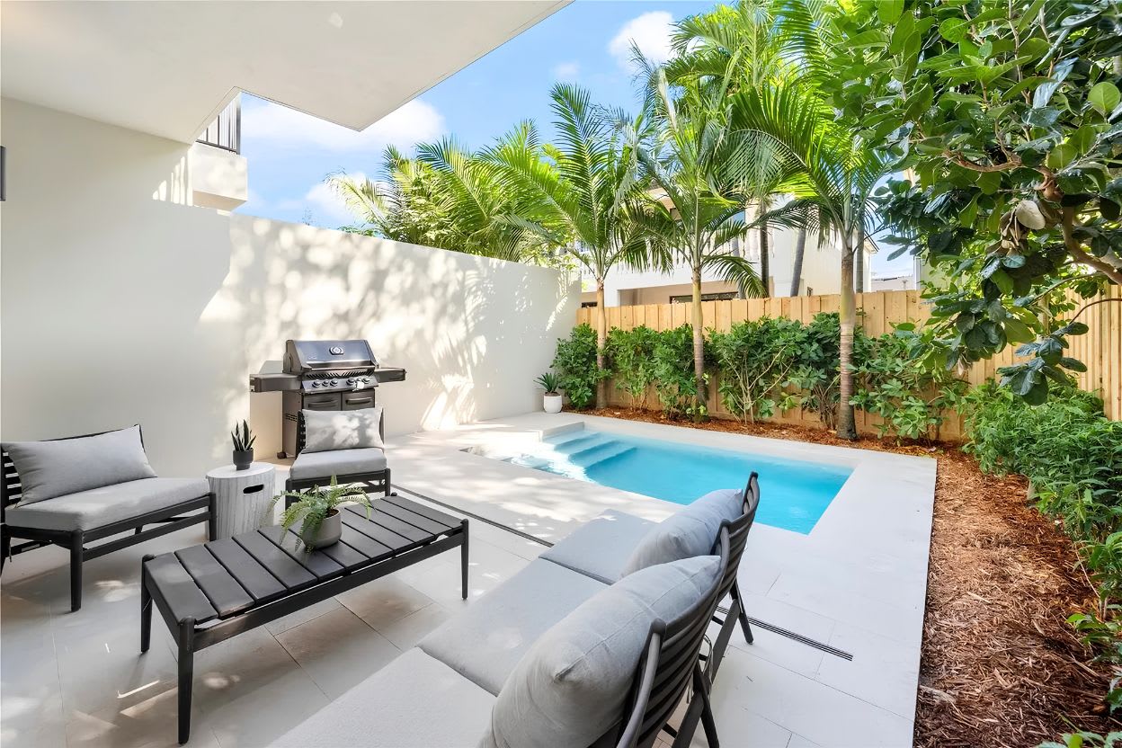 3073 Hibiscus Street – photo 1