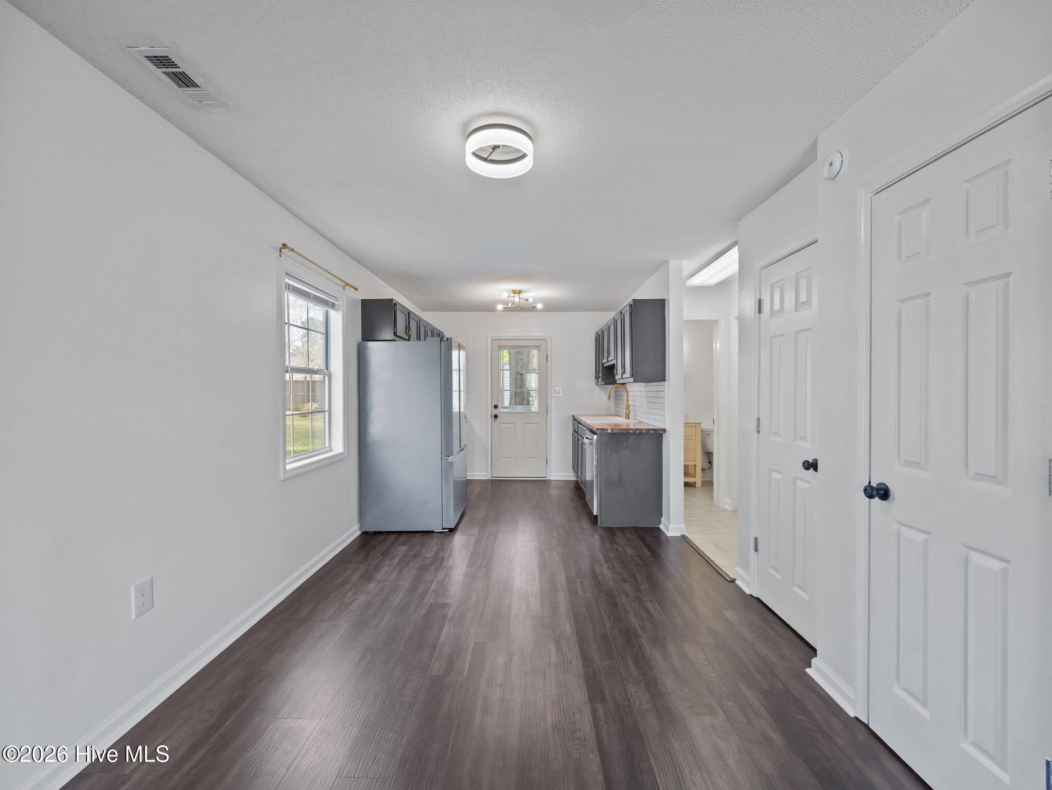 92 Shoreline Drive – photo 4
