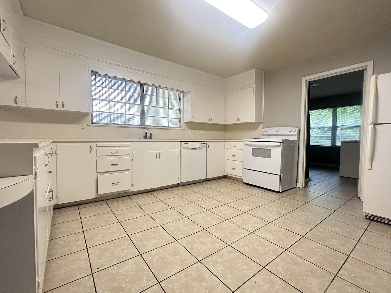 1601 North Sang Avenue – photo 2