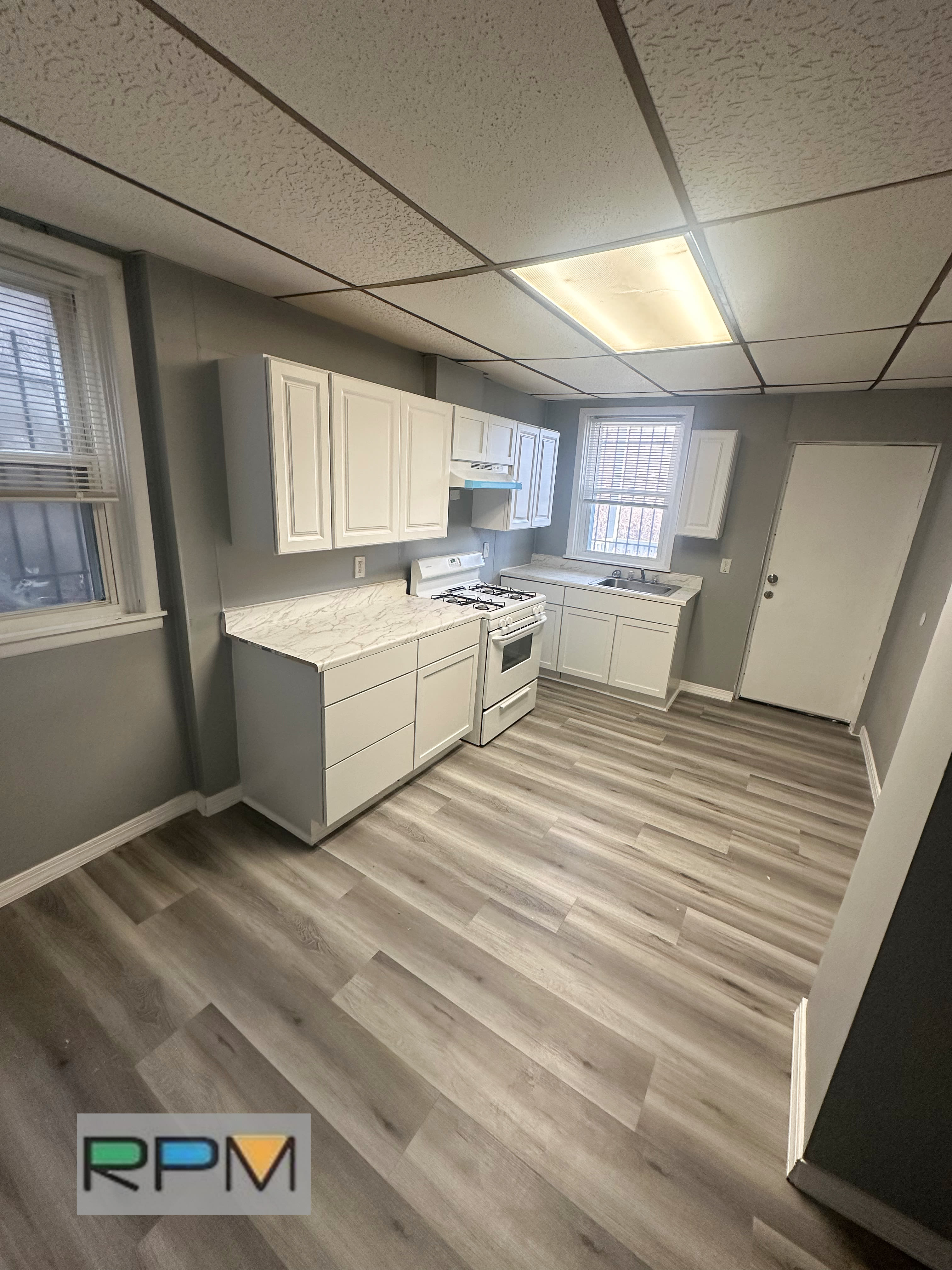 1917 N Fulton Ave – photo 4