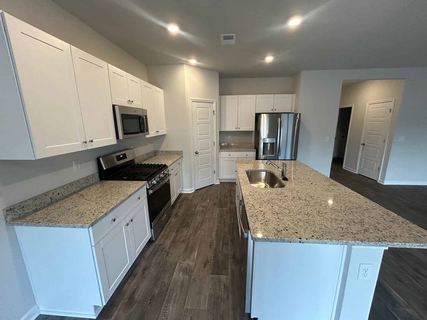 Field View 4BD/ 2BA – photo 2