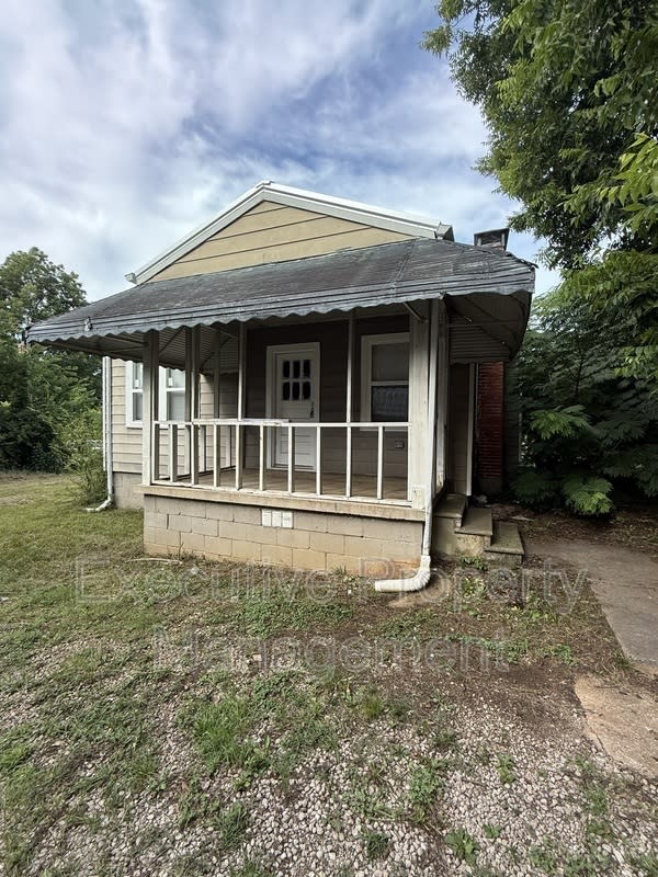 332 Woodward Road – photo 1