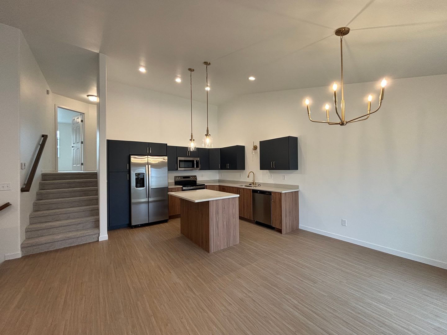 3 Bed 3 Bath Townhome – photo 2