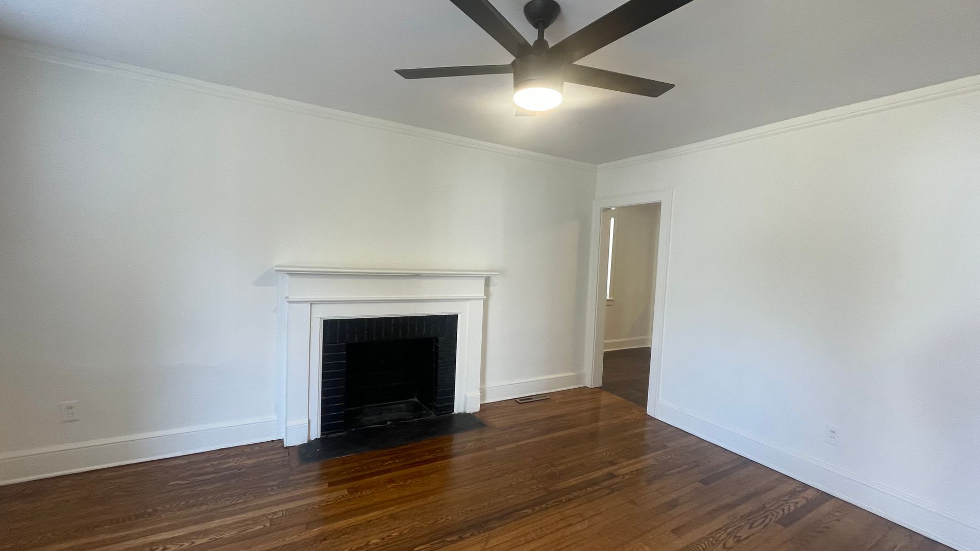 Charming three bedroom two bathroom home in Augusta Road neighborhood! – photo 5