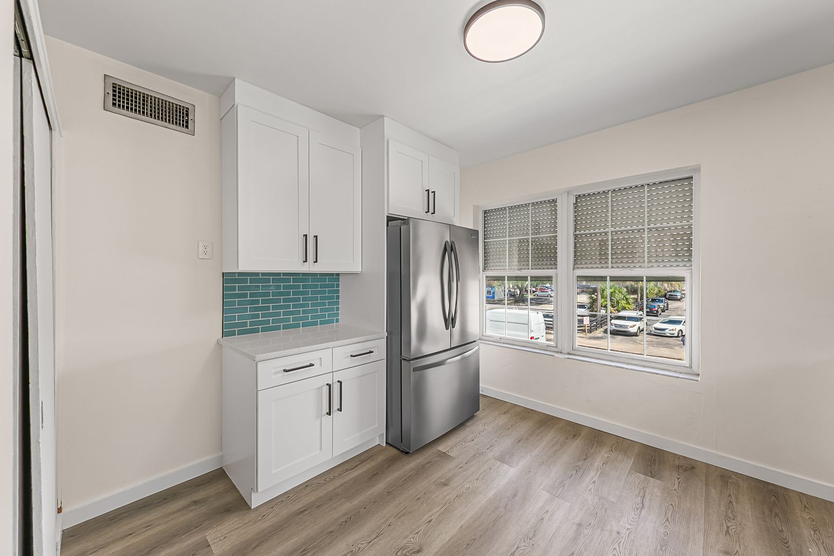 1008 strawbridge – photo 5