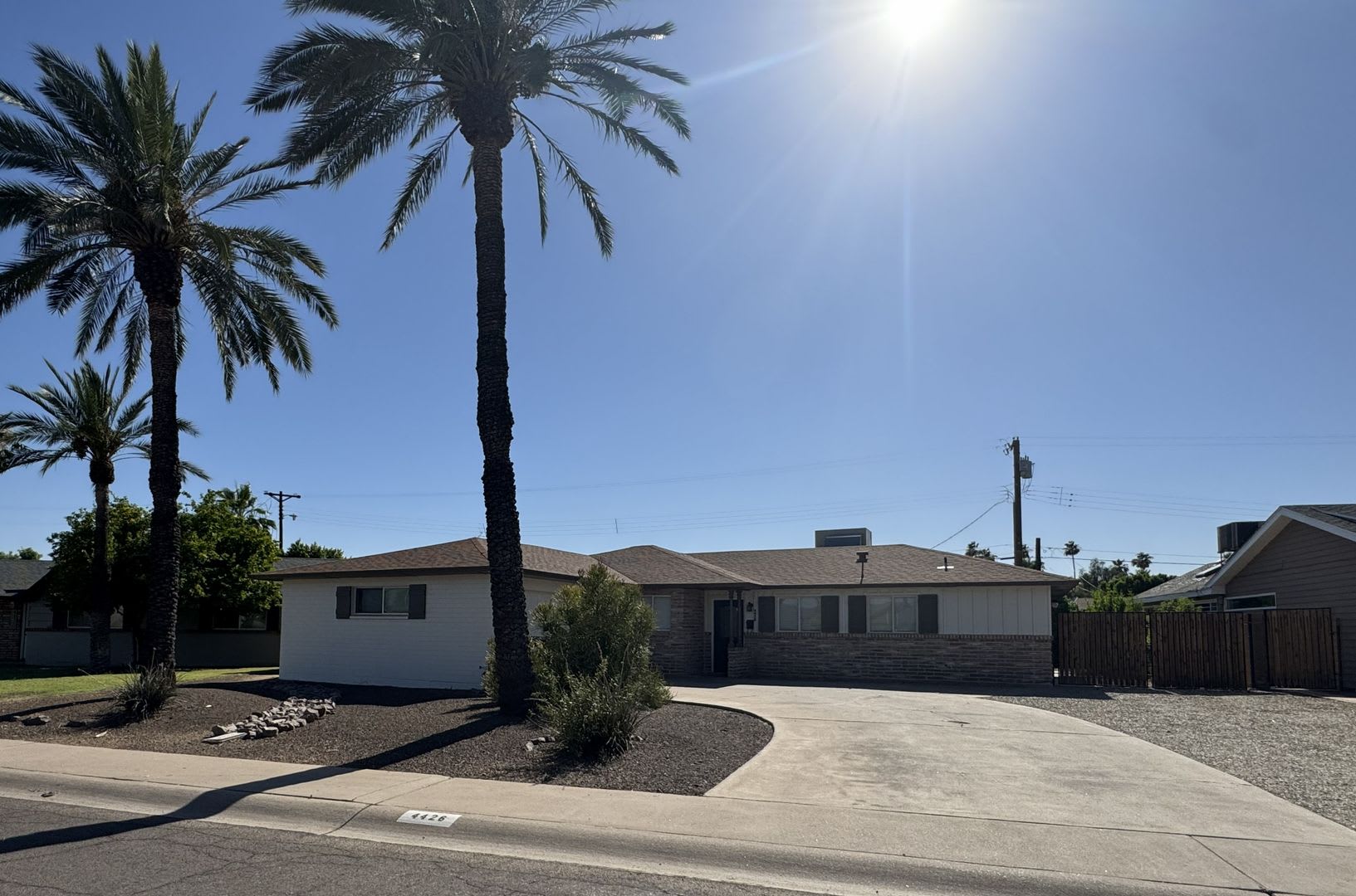 Move In Special Remodeled Gem In The Heart Of Scottsdale – photo 2
