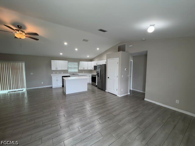 740 Foxtail Street E – photo 3