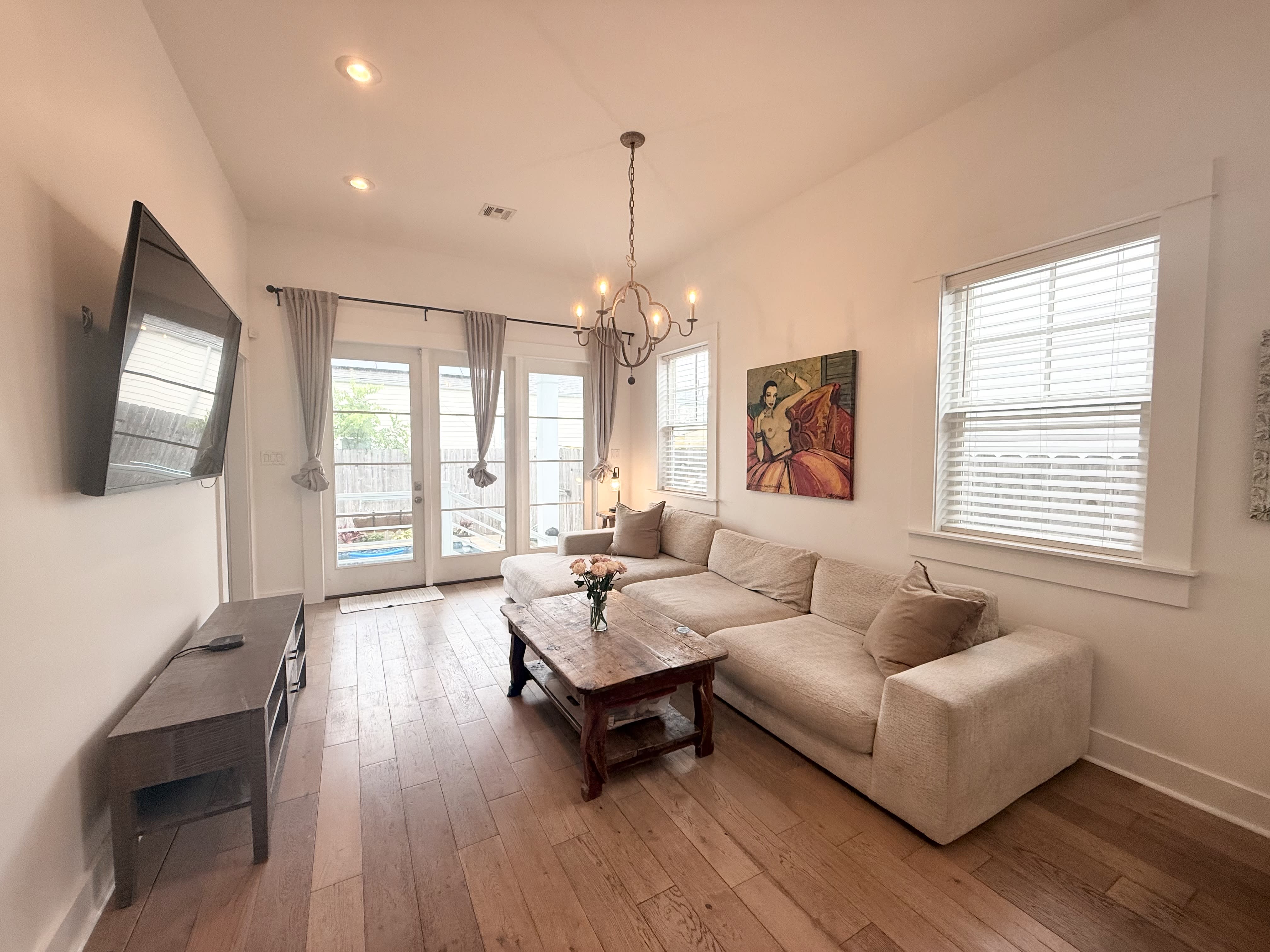 2105 Valence Street – photo 4