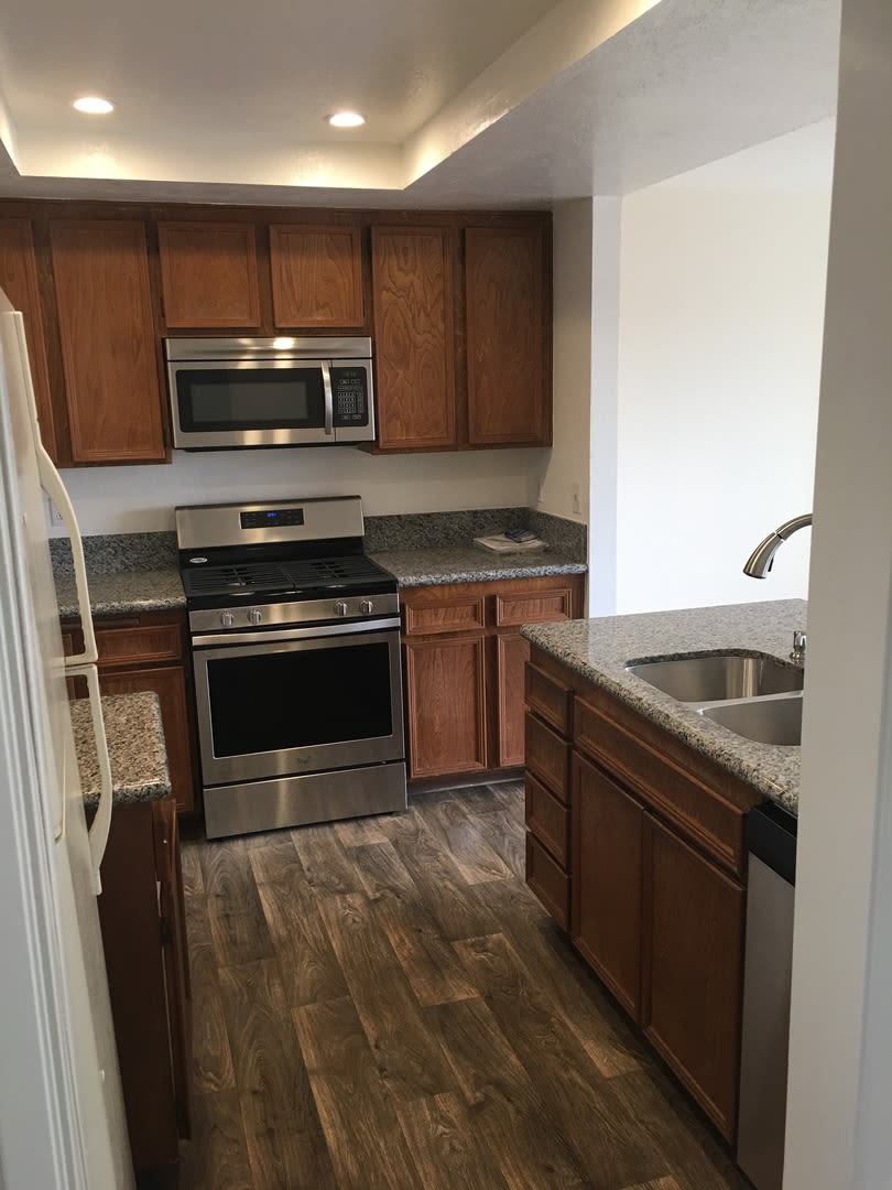 3BD 3BA Split Level Condo located in Mission Valley – photo 3