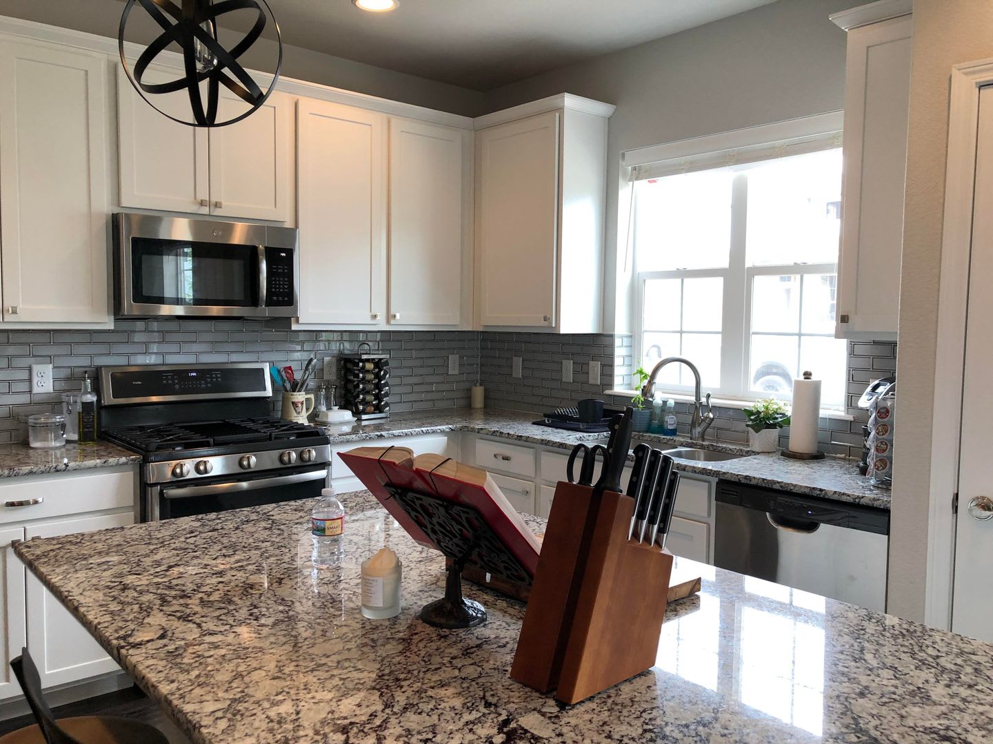 3bd, 2.5ba 2car West Side Beauty, Built in 2019, Close to Downtown – photo 3