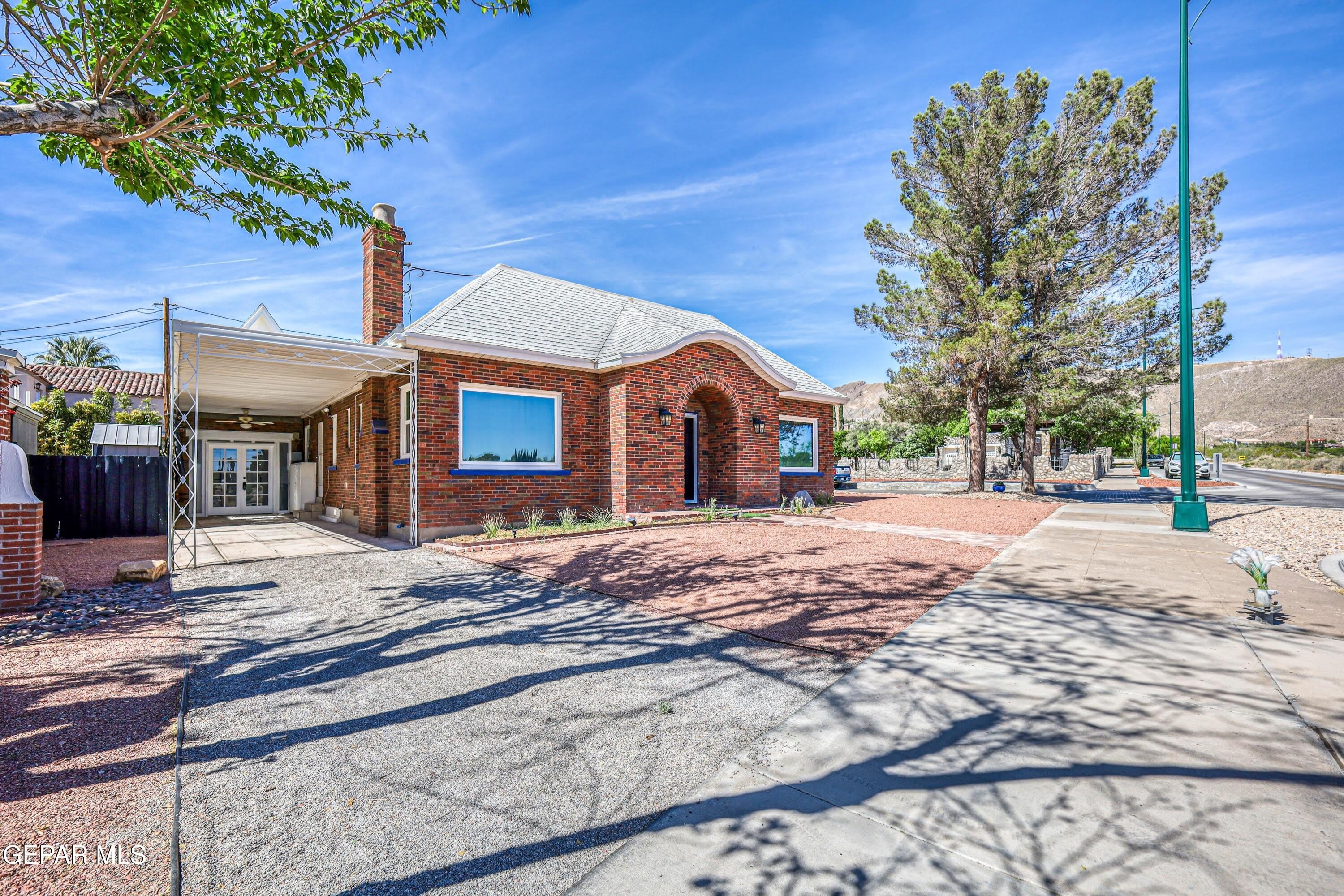 715 E ROBINSON Avenue – photo 3