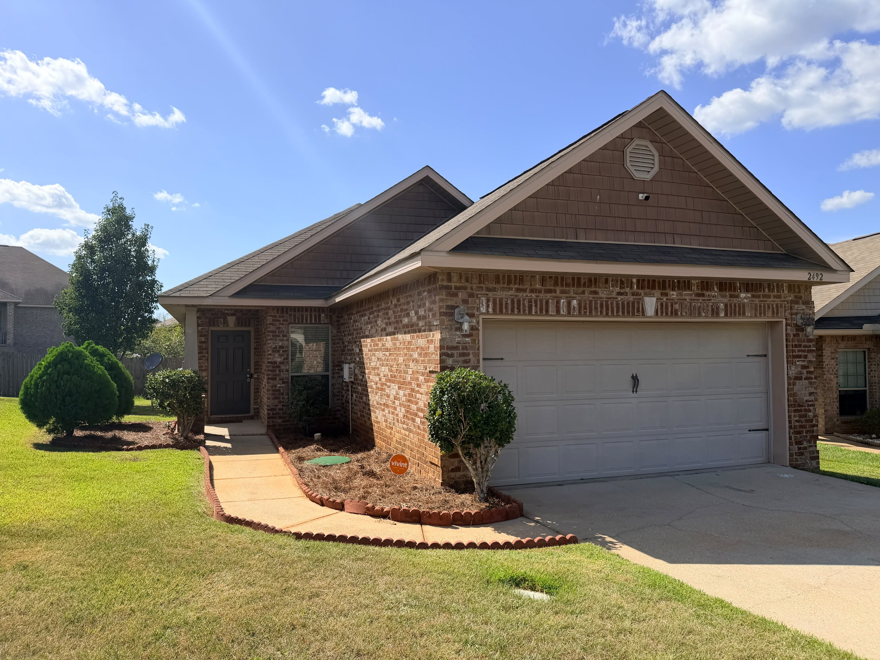 2492 BENTRIDGE DR – photo 1