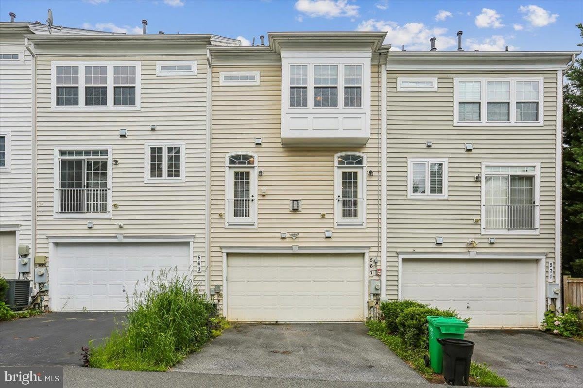 567 PELICAN Avenue – photo 2