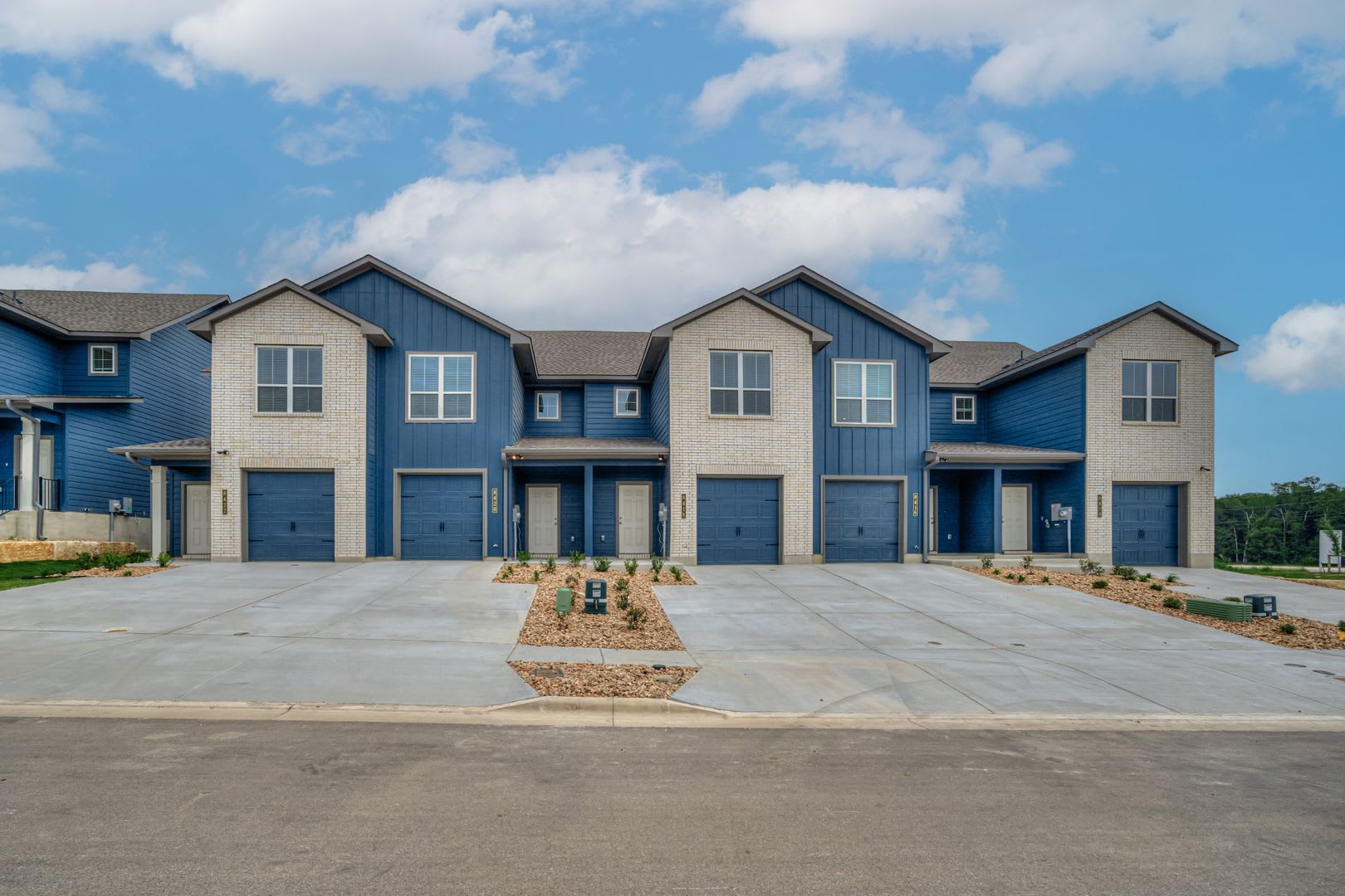 8461 Adelaide Dr – photo 1