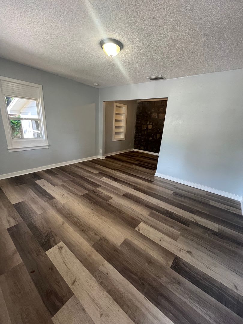 Beautiful 3BR/1BA Lakeland Home with Large Backyard & Covered Porch! – photo 5