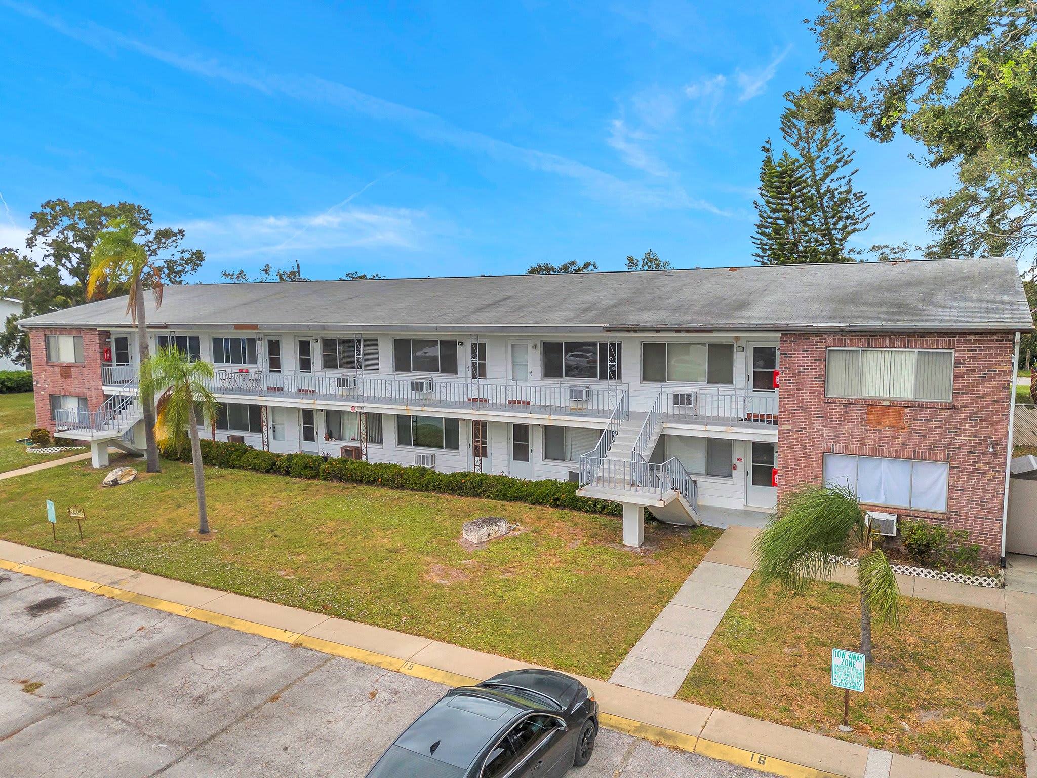 2366 Shelley Street – photo 4