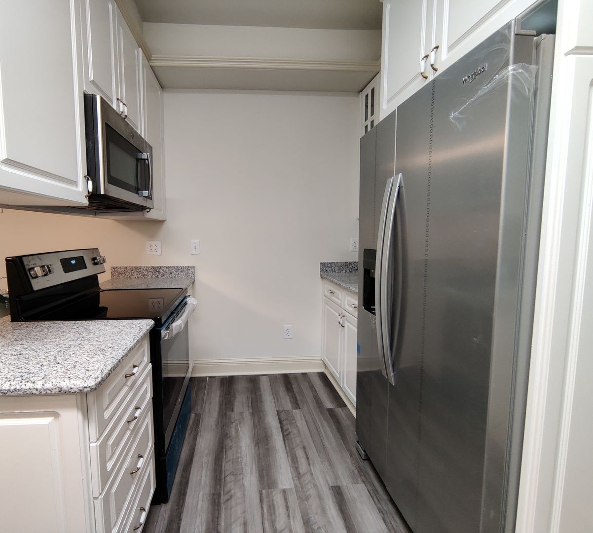 Room in 4 Bedroom Home at Presidents Dr – photo 4