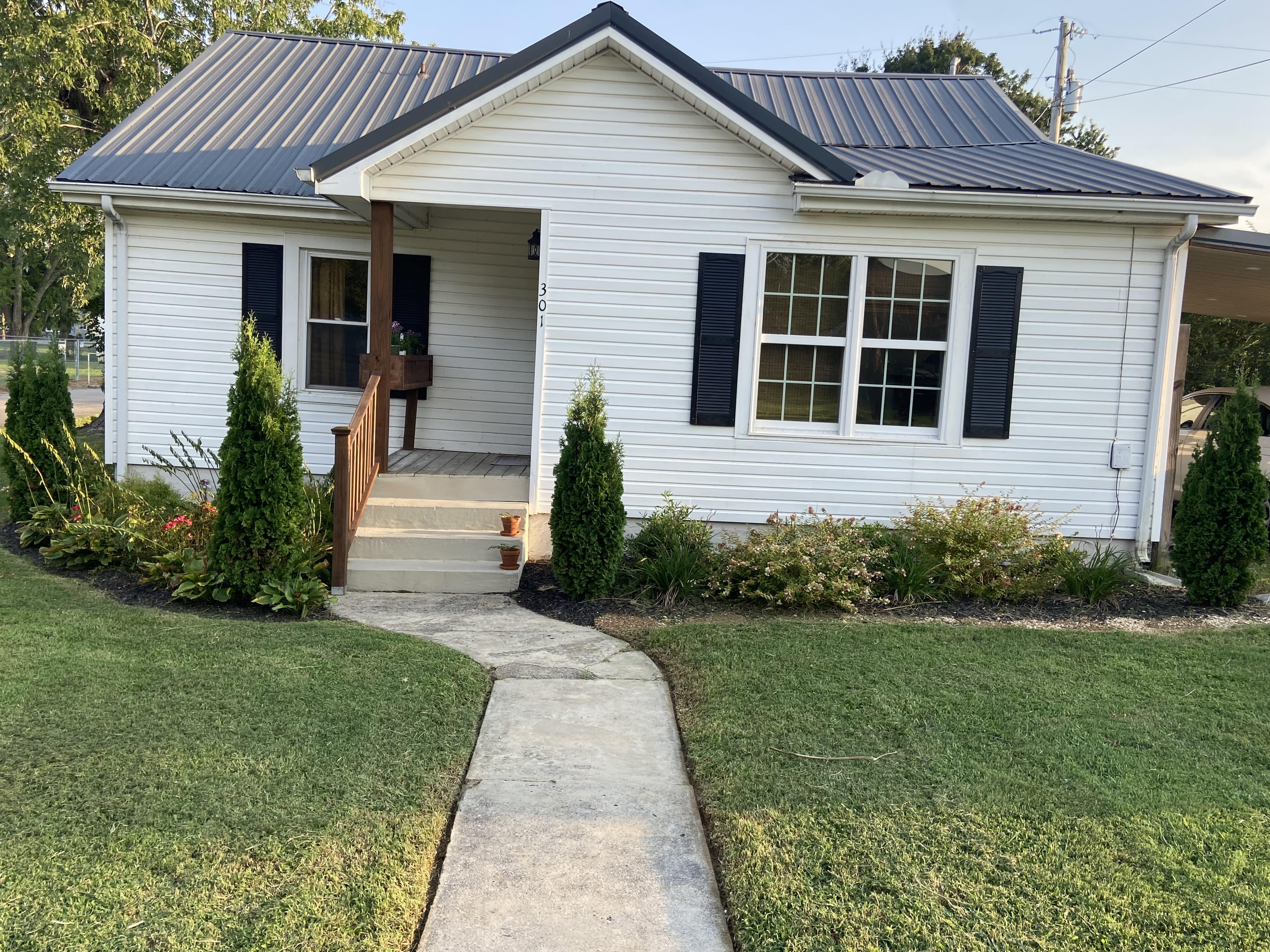 301 Poplar Street North – photo 1