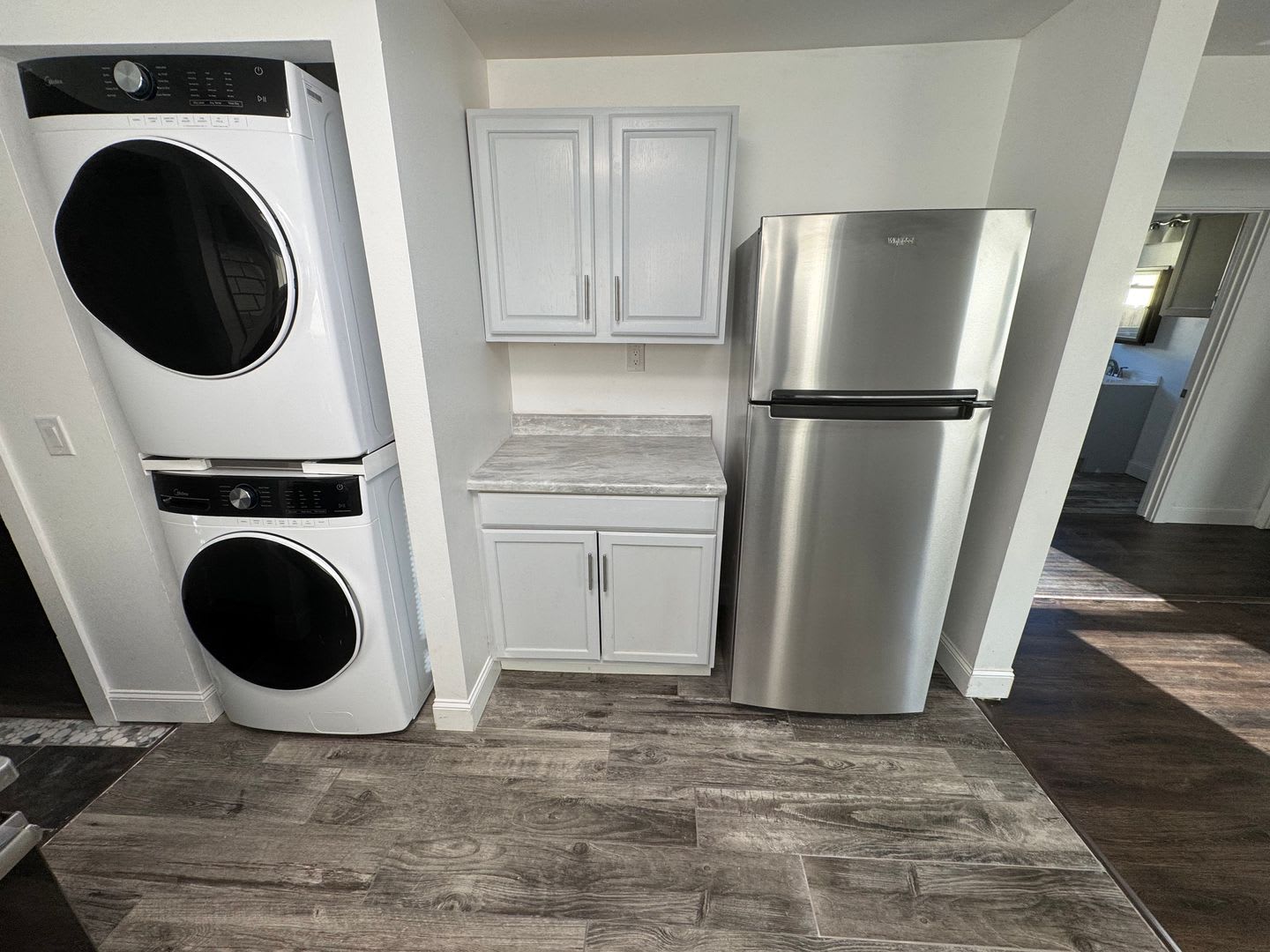 Fully Renovated 3Br Home New Hvac Washer Dryer Stainless Appliances Designer Finishes Optional Shop – photo 5