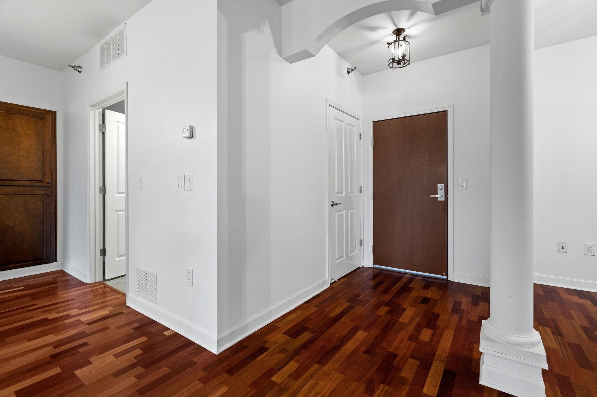 317 Groveland Avenue – photo 2