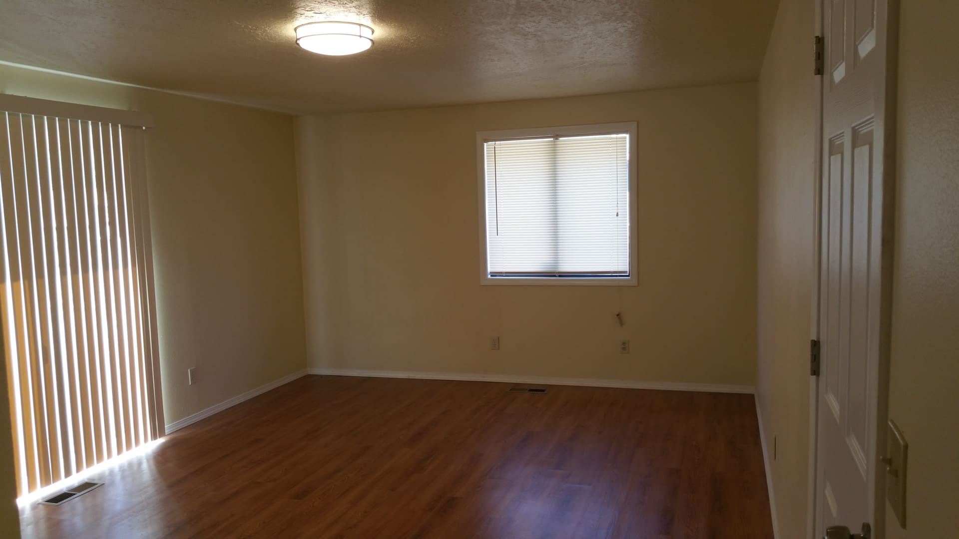 Beautiful 3 Bedroom, 2 bathroom House in Great Quiet Neighborhood. – photo 4