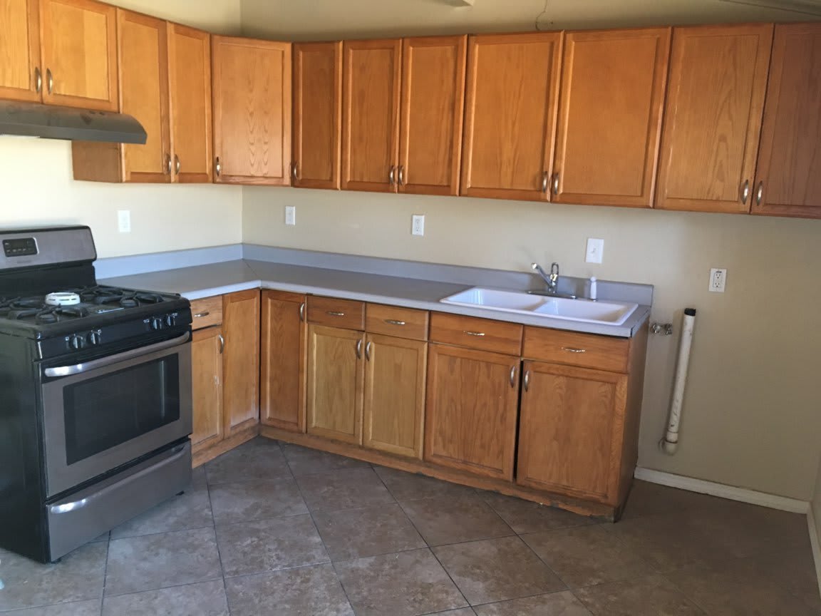 COMING SOON!!! WEST LANCASTER 3+1.5 on Large lot – photo 4