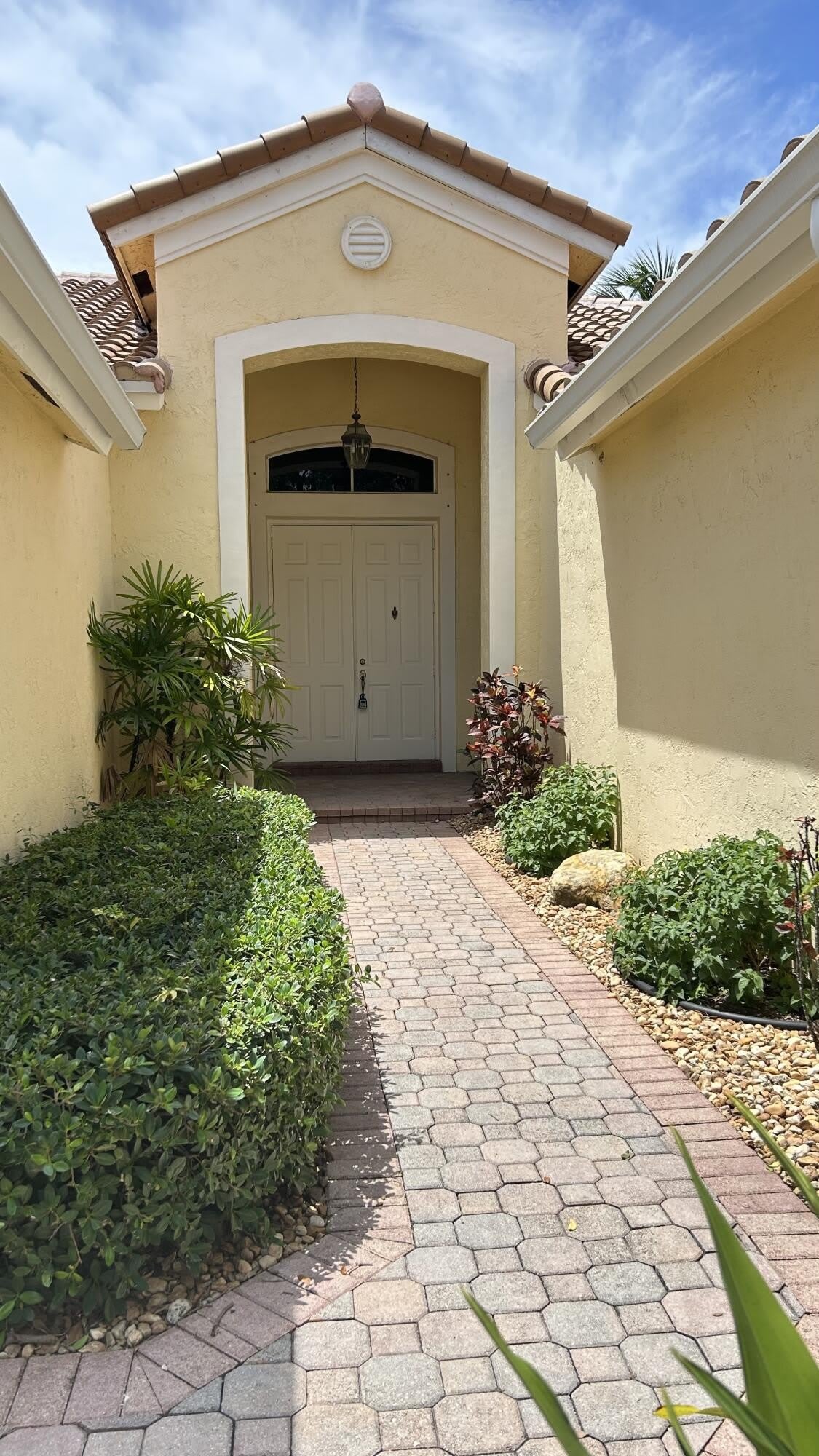 8192 NW 42nd Street – photo 2