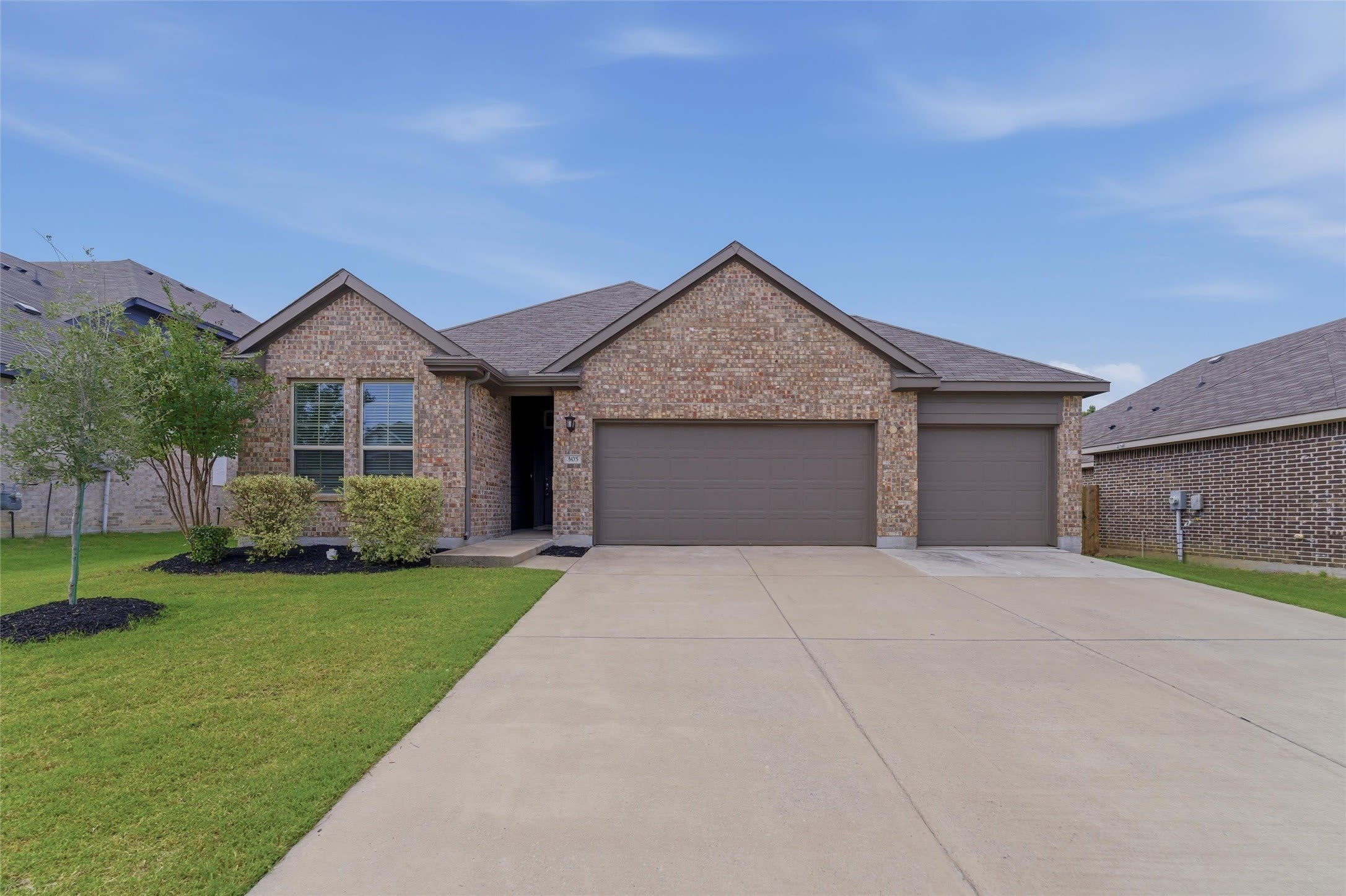 305 Evans Drive – photo 1