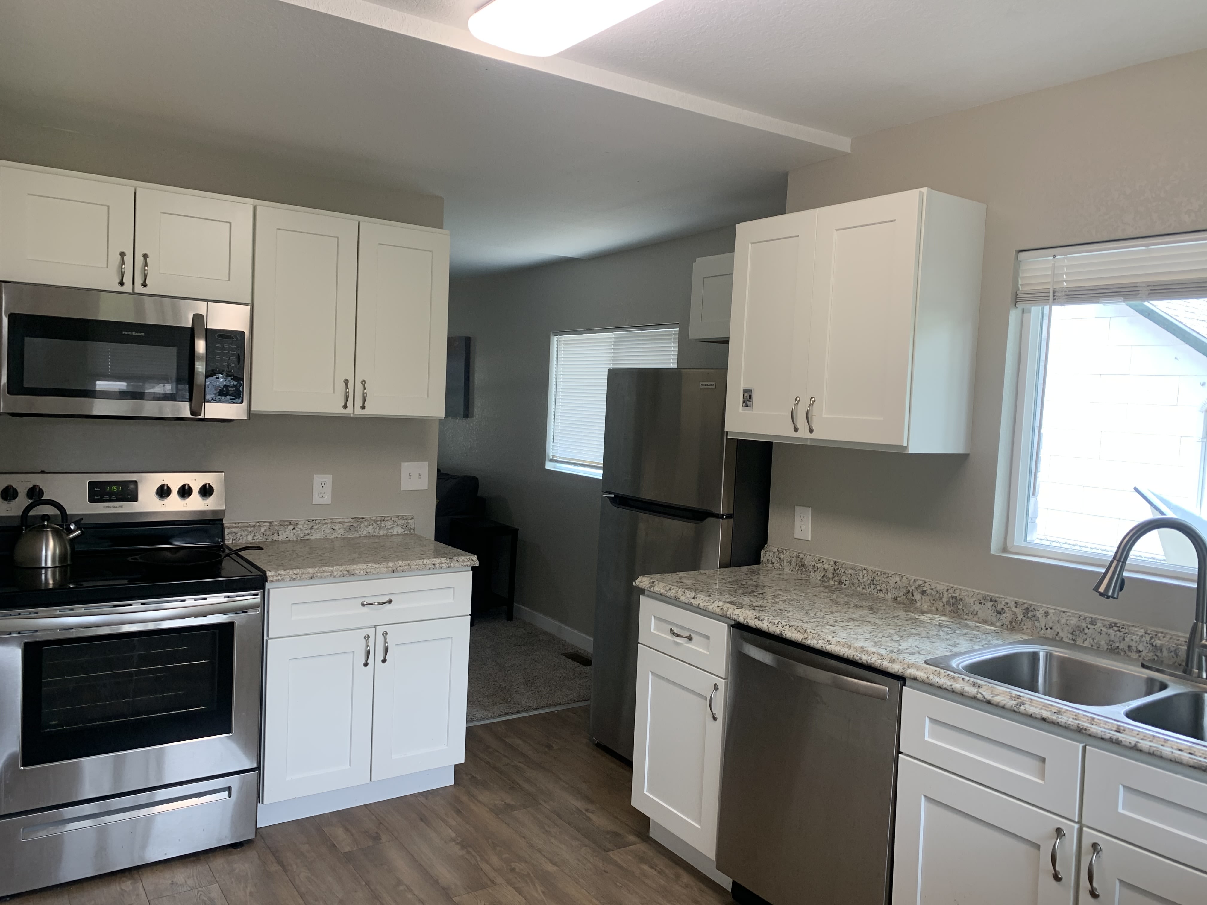 635 E Maple St – photo 4