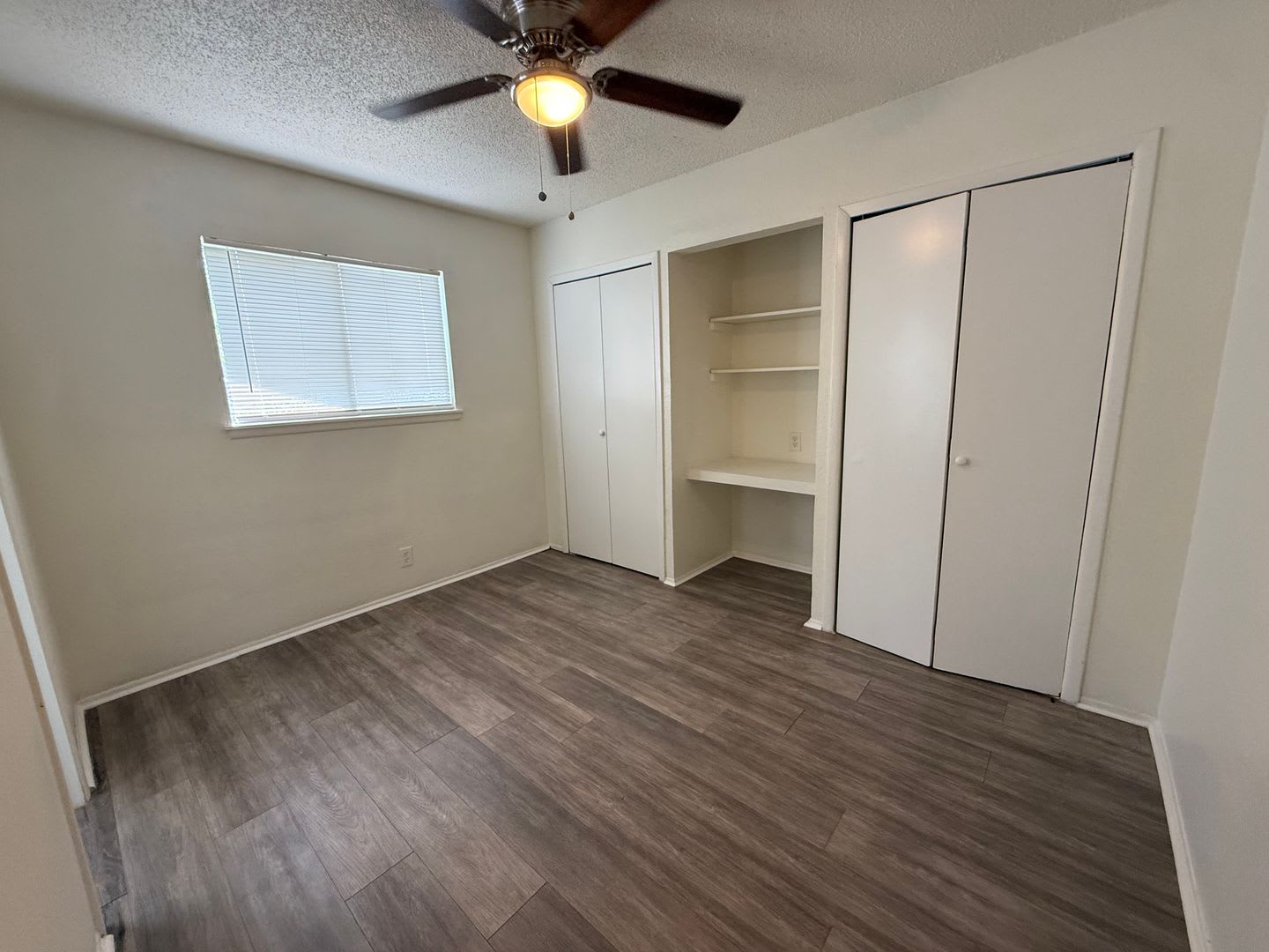 Updated 4-Bedroom Home with Hardwood Floors & Private Backyard in San Antonio – photo 5