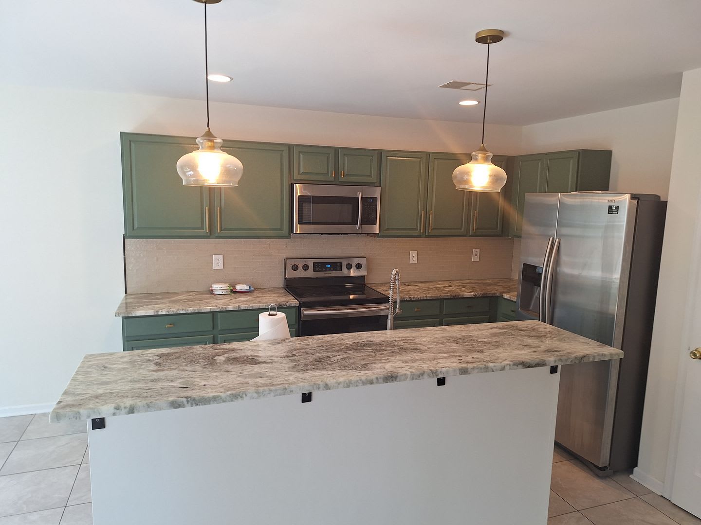Wonderfully Remodeled Three Bedroom Home in Northeast Columbia! – photo 4