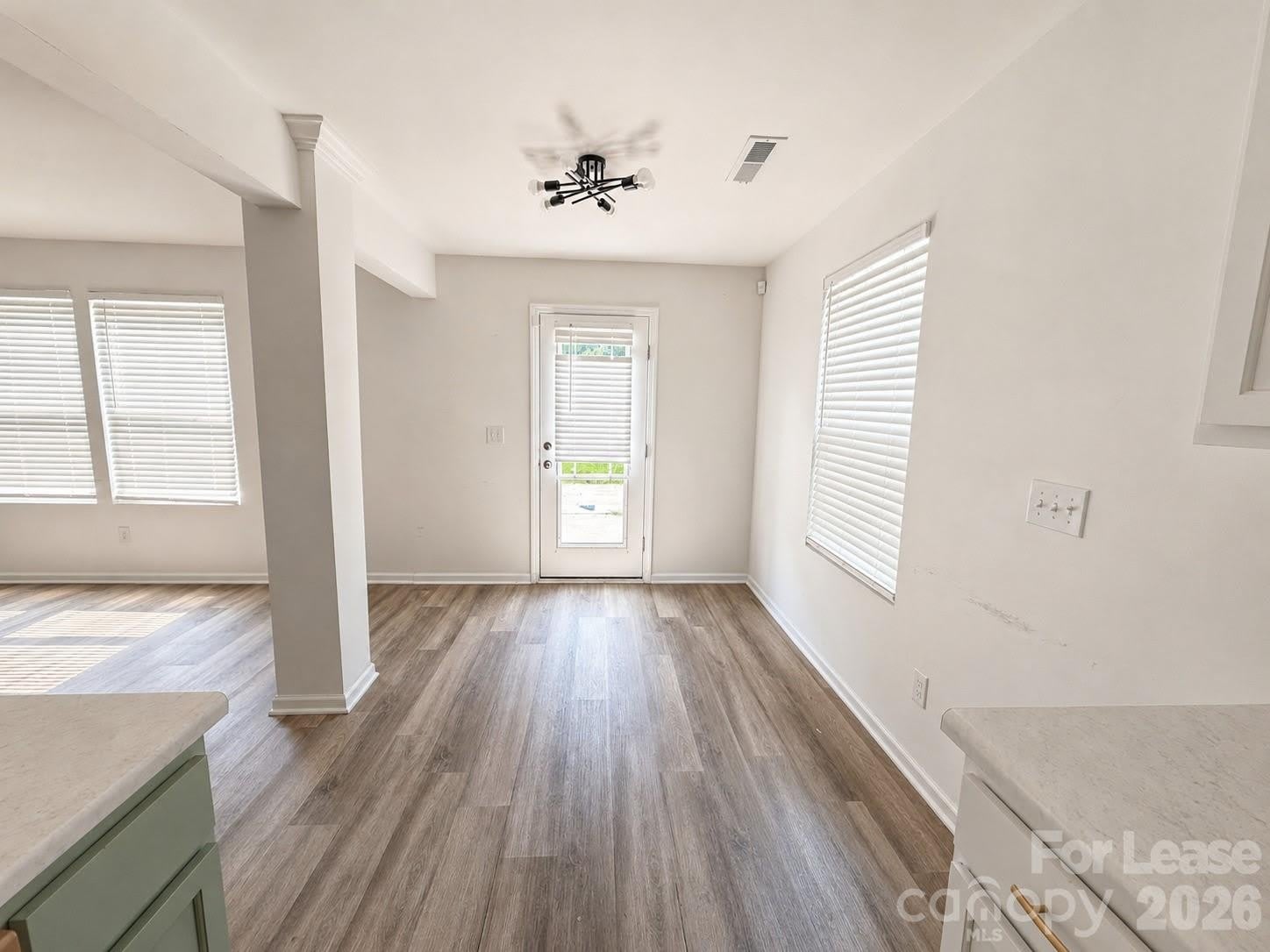 3220 Capitol Drive – photo 2