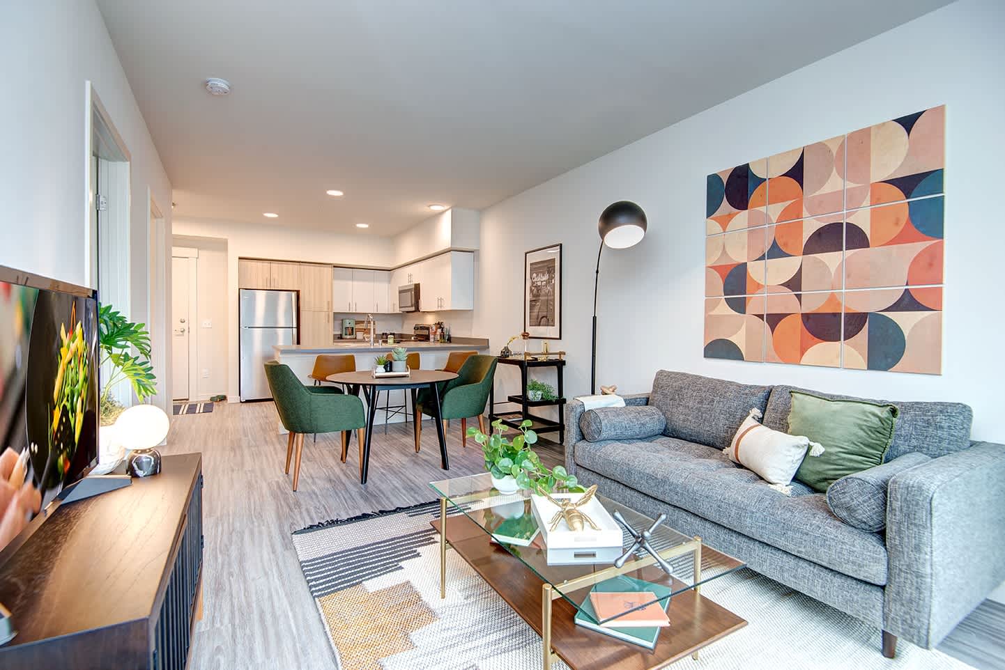 Hazel Apartments – photo 1