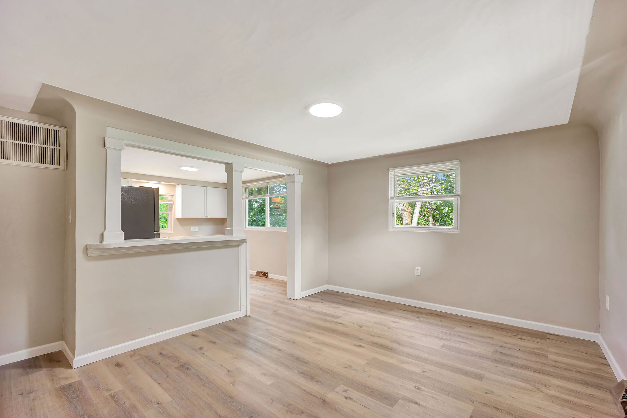 90 Miami Street – photo 3