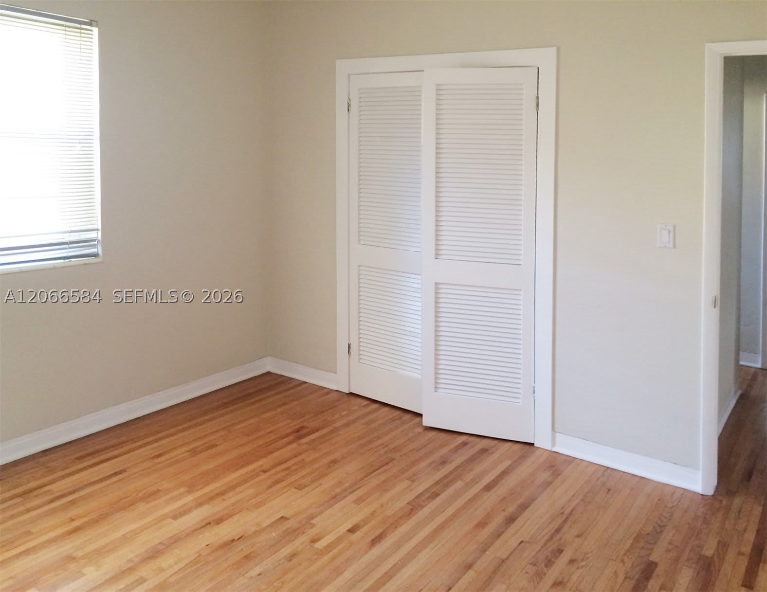 47 Sidonia Ave – photo 4