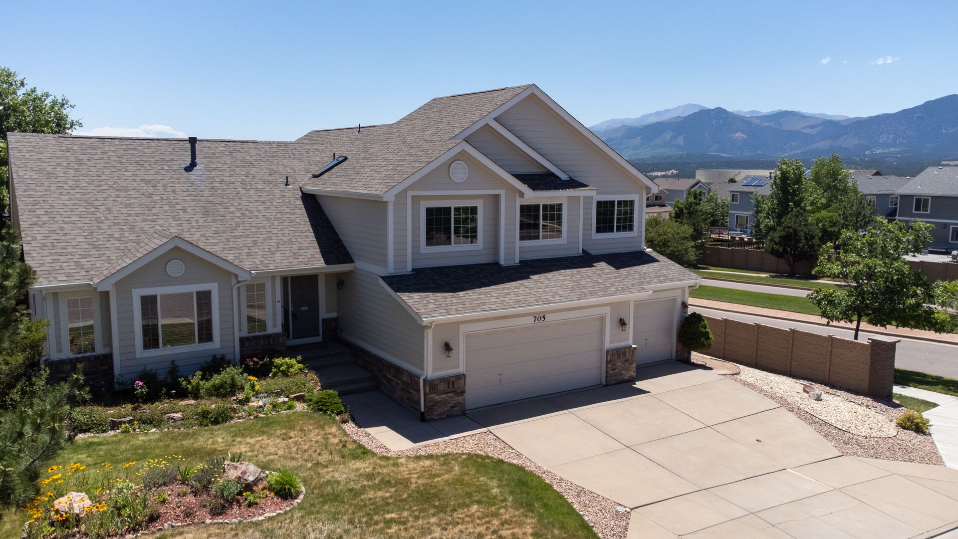 Beautiful large home with view of Pikes Peak in D-20 – photo 2