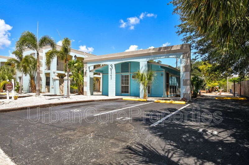 311 24th Ave N – photo 2