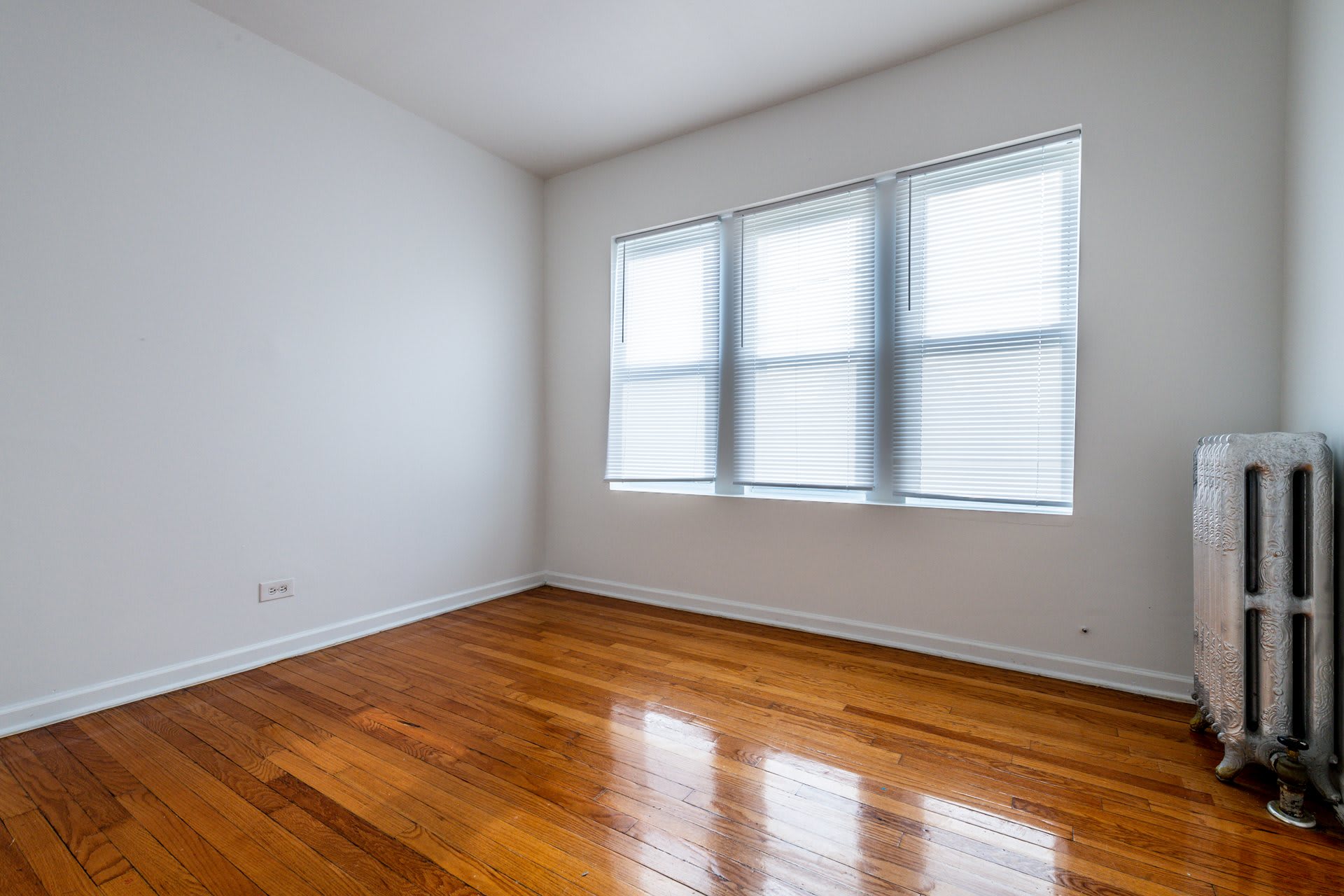 8155 S Ingleside Ave – photo 4